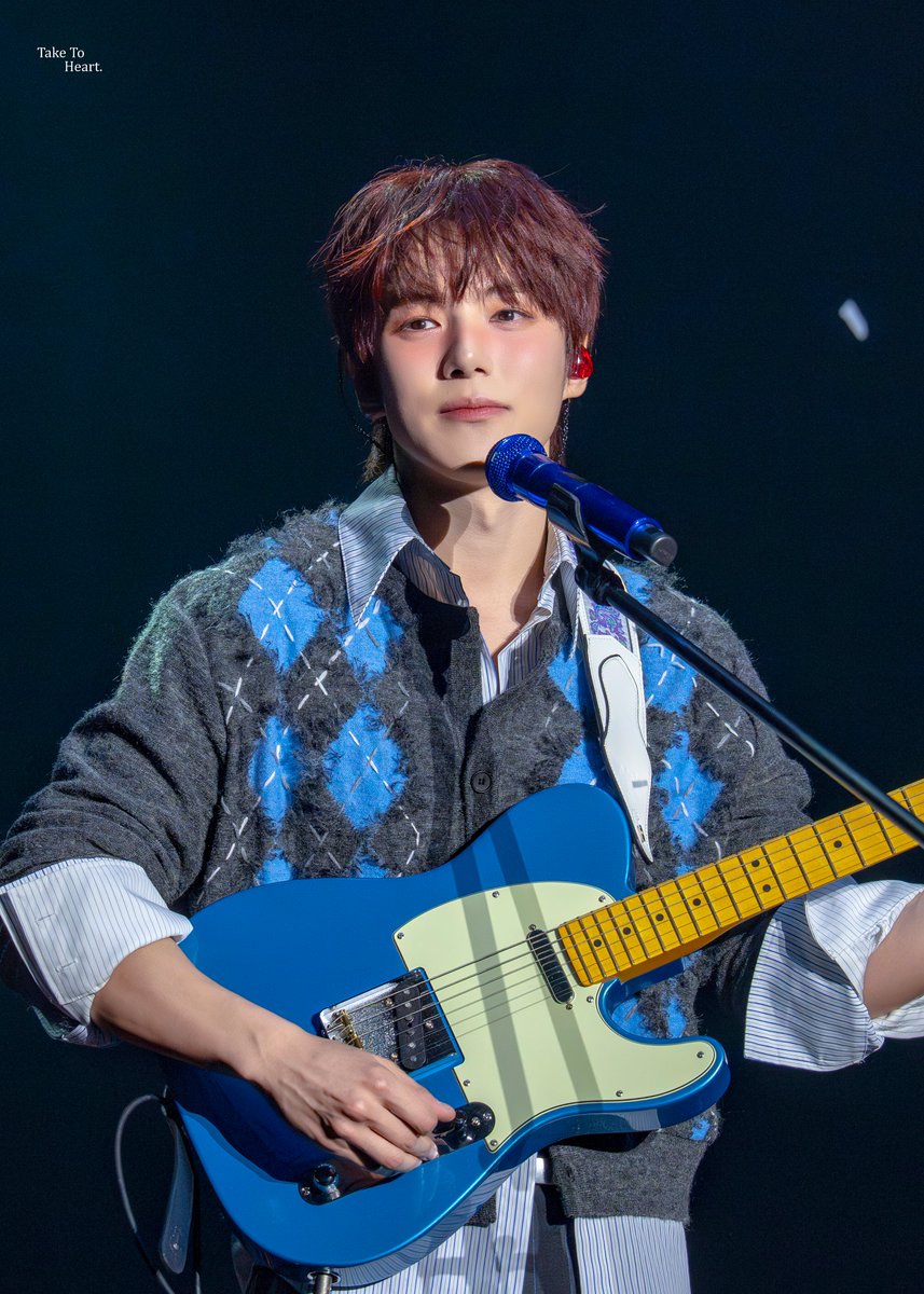 솔로 끝나고 불꺼지기 직전까지..
이런 표정으로 우릴 보고 있었구나..