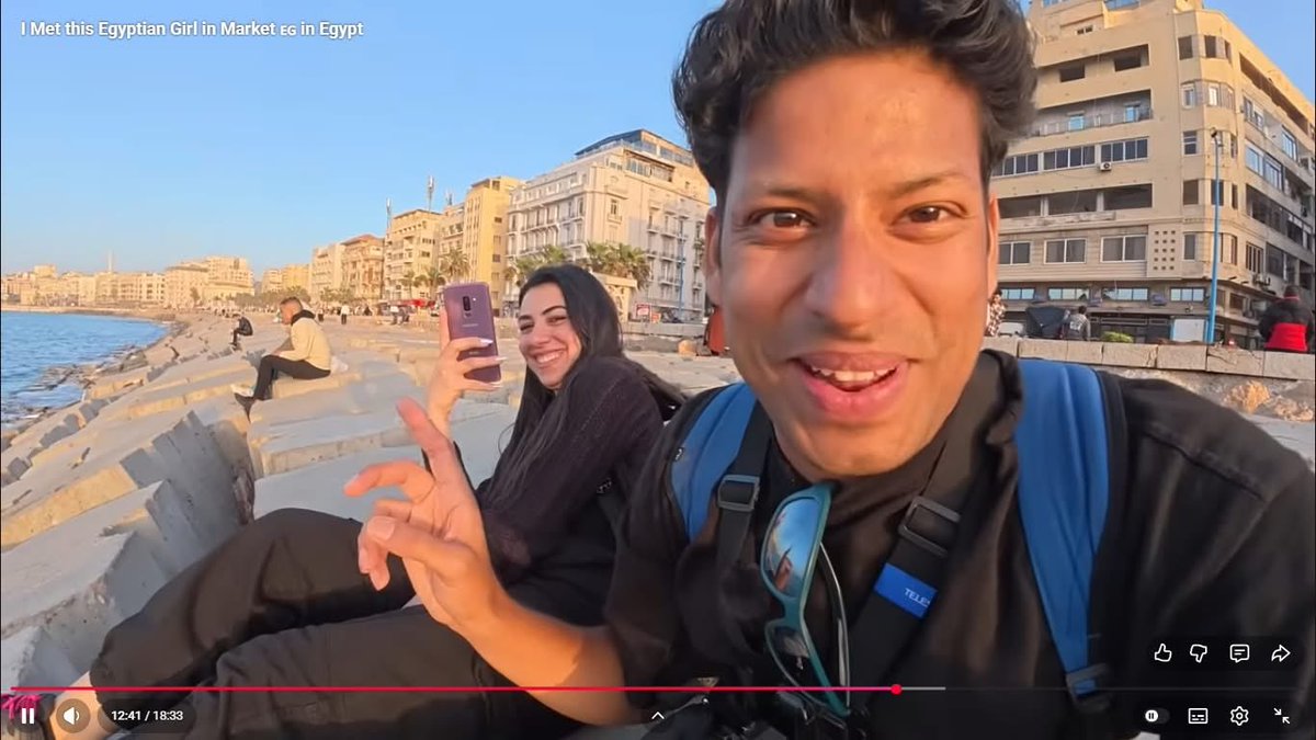 yousefma646's tweet photo. المصرية بتحب تدعم السياحة بشكل غريب مع الهنوود دي يوتيوبر هندي جي مصر و قابل البنت دي بالصدفة في الشارع و عرض عليها تقضي معاه اليوم تساعده يعني  و  قررت تقضي معاه اليوم كله و تساعده عشان تدعم السياحة ده لو واحد مصري كانت صورة وقالت تحرش https://t.co/pSAGoqU4Bp