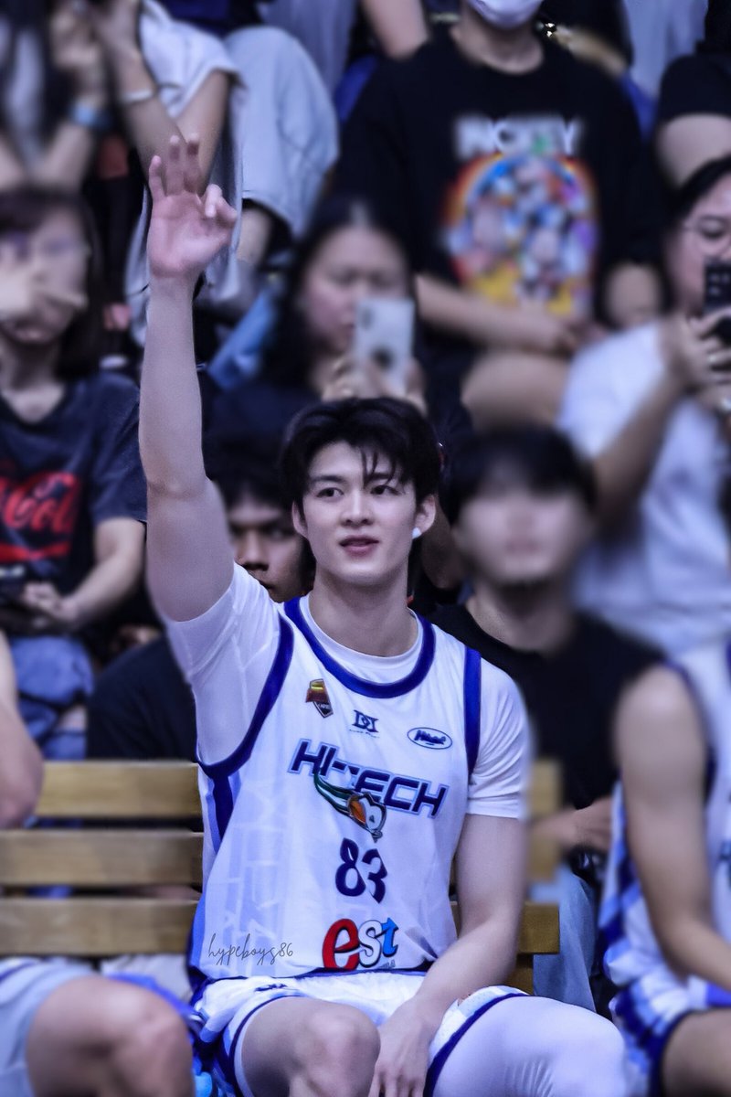 แขนมีนคือปริศนาอีกครั้ง รูปนึงแขนธรรมดา แต่อย่าให้ฮีได้มีโอกาสนั่งเบ่งแขน แต่ตอนนี้ต่อให้ไม่เบ่งก็คือแน่นกล้ามจริง เห้อพ่อรูปหล่อ

 #HITECH2026xMEEN