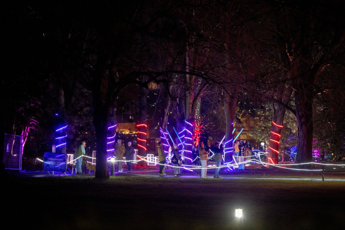 CharnwoodBC's tweet photo. ✨Thousands of people enjoyed a brand-new light illumination event in Queen’s Park.

Loughborough’s Light Nights transformed the park with dazzling lights offering an unforgettable free experience.

To find out more about the event, visit👇

https://t.co/rxfxMdxcHm https://t.co/MjEjDgJxfw