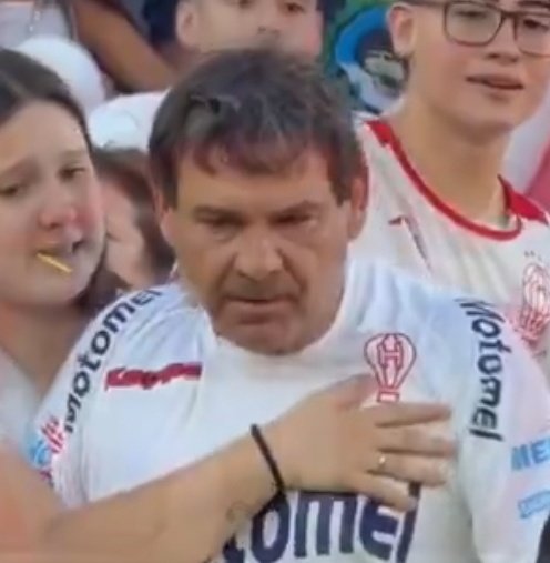 MasGrandeRP's tweet image. #URGENTE 🚨

DIFUNDIR 📣

Este PEDAZO DE MIERDA escupió a Devecchi y le pegó una piña por detrás (¡bien de cagón!) a Herazo, jugadores de #SanLorenzo. 

Esta LACRA no puede pisar nunca más una cancha de fútbol. 

La tenés que pagar pedazo de hijo de mil pvta. 

LACRA.