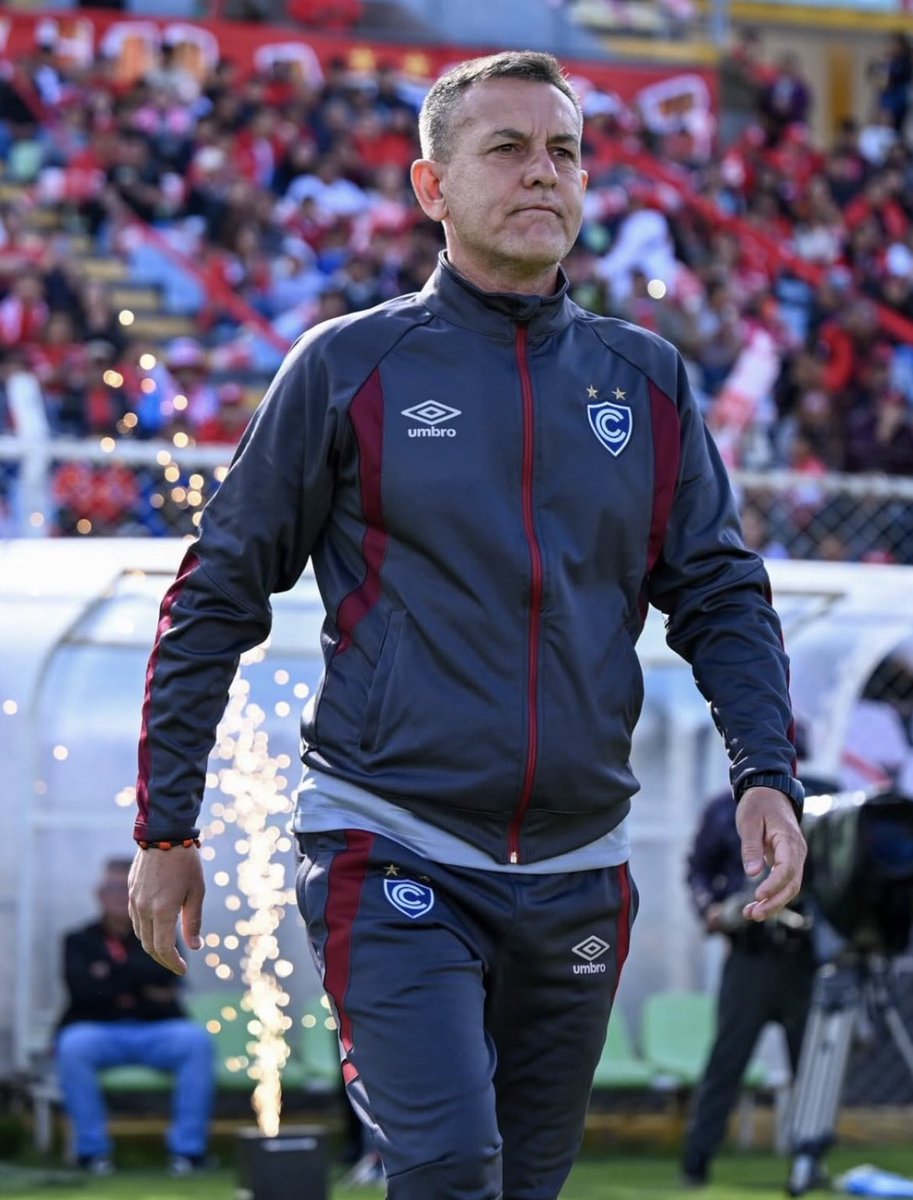 Información de <a href="/Club_Cienciano/">Club Cienciano</a> :
Tras el triunfo 6-1 ante Juan Pablo II de ayer, el equipo no tuvo descanso y en este momento entrena en hotel de Cienciano.
Horacio Melgarejo no podrá dirigir vs Universitario por suspensión, pero la F4 ya estará habilitado contra Alianza Atlético