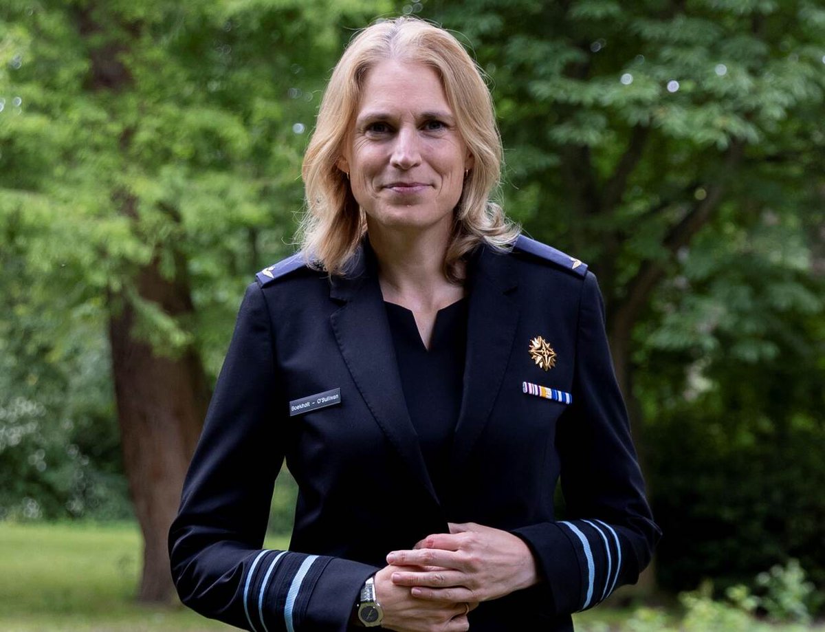 Ik weet iemand die helemaal uit zijn stekker ging toen hij dit hoorde. Misschien mag hij zijn huis wel afstaan🤣

Luitenant-generaal Elanor Boekholt-O’Sullivan wordt namens D66 minister voor Volkshuisvesting