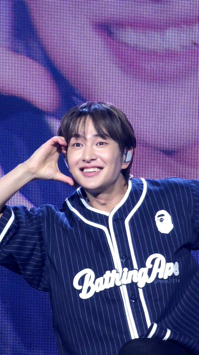 온유 #ONEW #オニュ@SHINee @ONEW_GRIFFIN