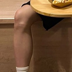 displaymob's tweet image. 니고 종아리에 흰양말이 너무 좋아서 이샹성욕 생김