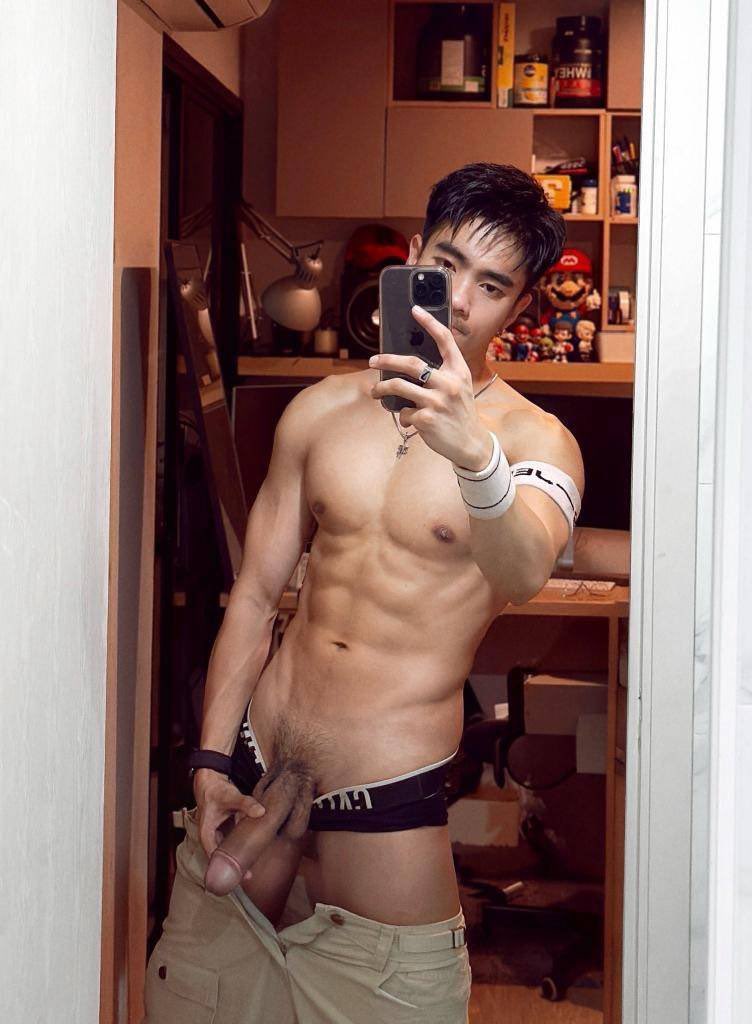namonuttapong's tweet photo. 1 หรือ 2 https://t.co/aO4EUQBxvq