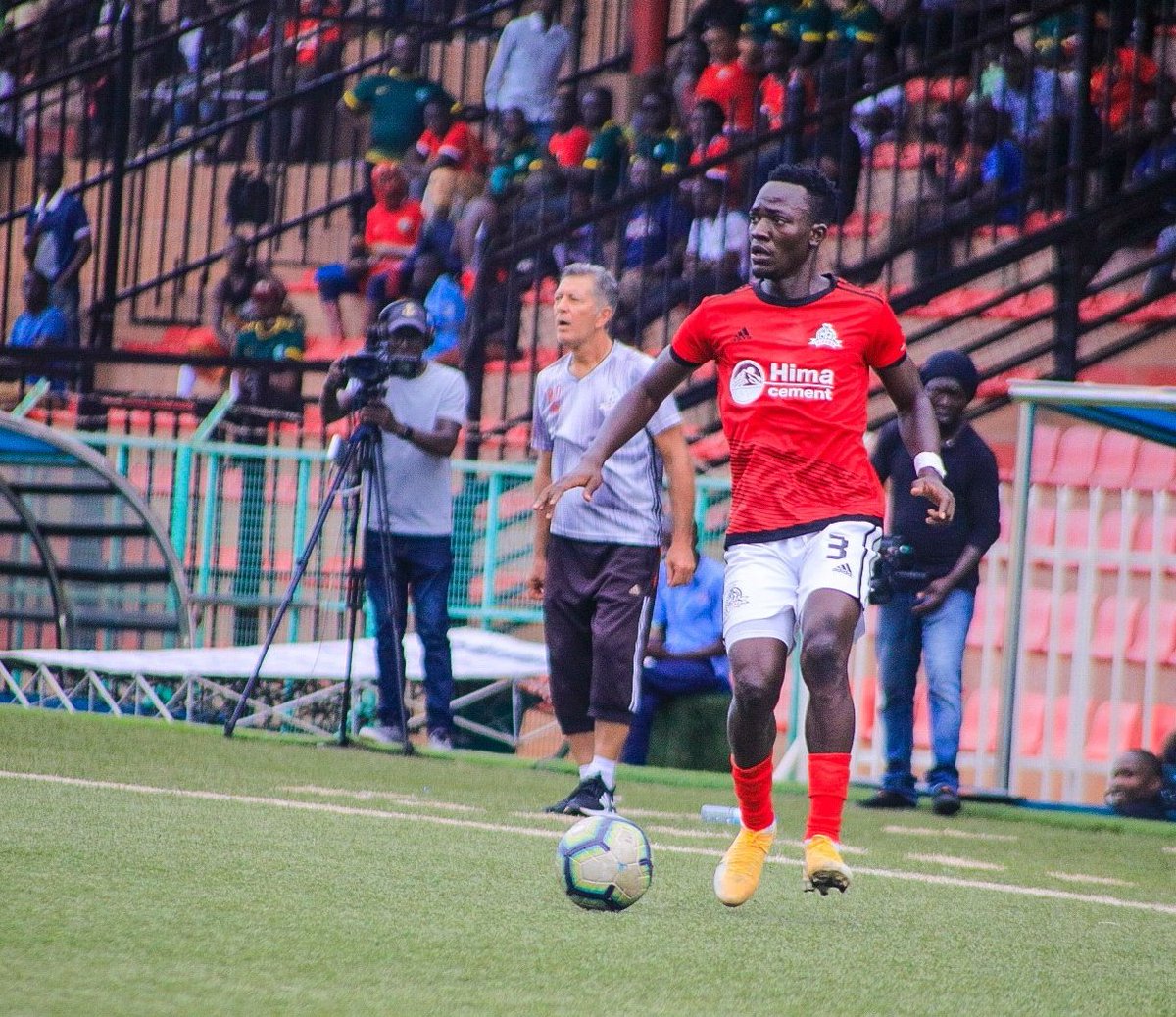🚨🚨 BREAKING.... HERE WE GO 🚨🚨

Former Vipers SC and Express FC left back Disan Galiwango has agreed a two-year contract with <a href="/URAFC_Official/">URA Football Club</a>. 

The defender joins Hussein Mbalangu's side from Tanzanian club Dodoma Jiji. 

#TolaSportsNews
