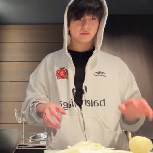 winterkooks's tweet photo. my favorite weverse live chefs 🧑‍🍳💌
#winkook #winter #jungkook #정국 #민정 https://t.co/R4CD27kuzn