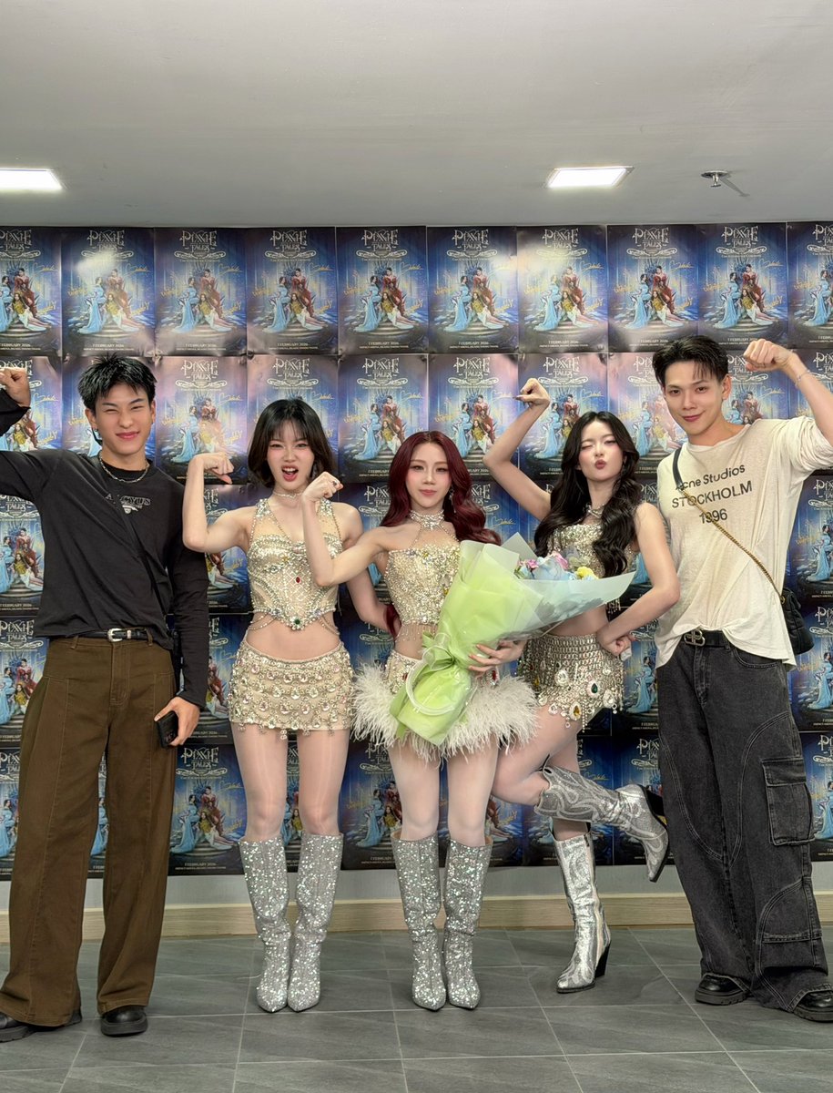 ยินดีกับสาว ๆ #PiXXiE ด้วยนะค้าบ 🧚🏻‍♀️✨👏🏻

#PiXXiE_2ndConcert
#PiXXiETalesConcert