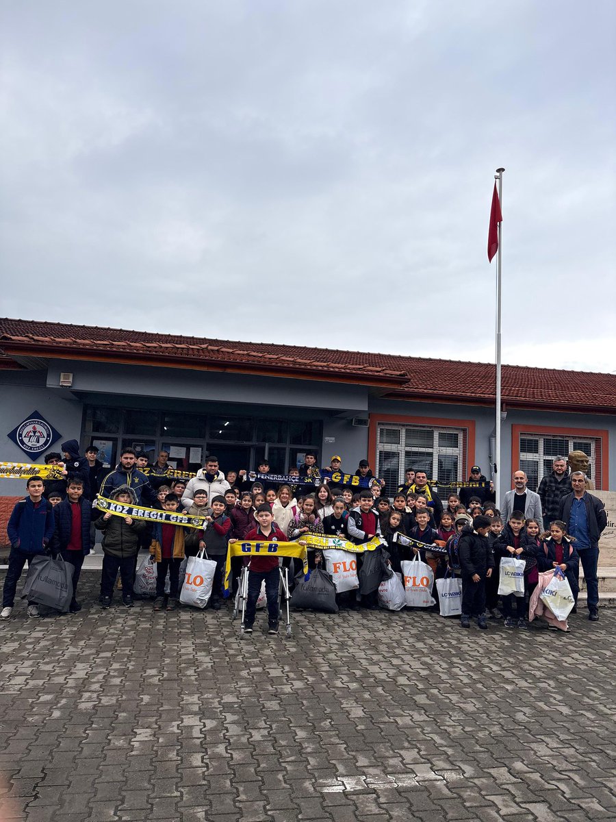 Bir çocuğun kalbine dokunan, insanlığa dokunur.