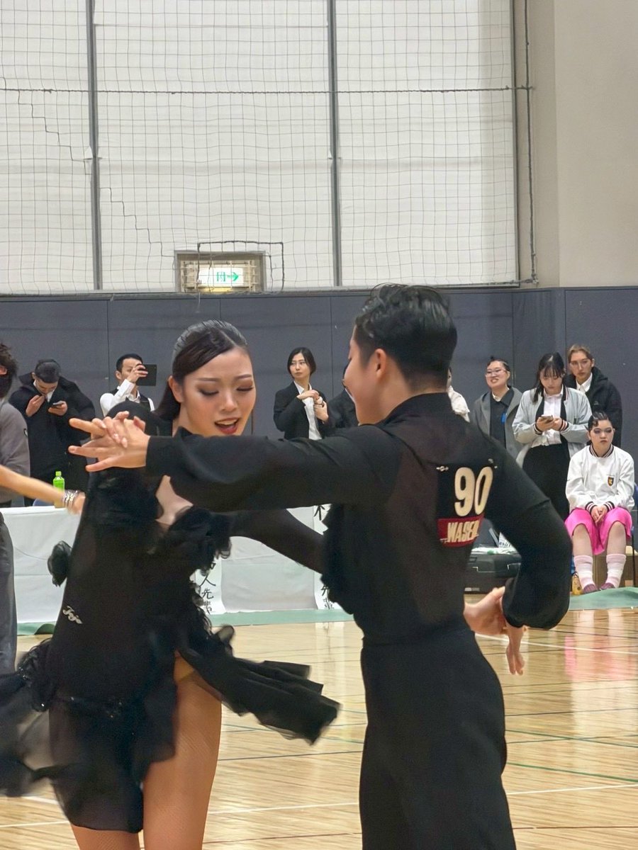 hitotsuba_brdc's tweet photo. 【ラテン】
C
山崎（中央大）・伊東組　第１位🥇✨

J
富田（駒澤大）・伊東組　第２位🥈✨
─────────

東部交流では、好きな相手と好きな種目を踊ります💃
他大学でも、逆専攻でも、同性同士でもOK❗️👬👭
髪型もメイクも自由✨

いつもと違うみんなのドレス姿にワクワクが止まらない💖 https://t.co/d8oNxWKjn9