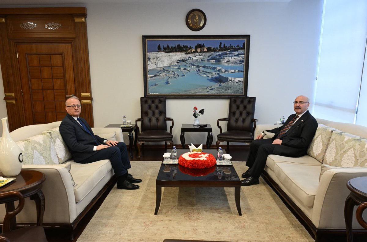 📌 İçişleri Bakanlığı KİHBİ Dairesi Başkanlığı EYP ile Mücadele Koordine Müdürü J. Kd. Albay Ömer Karabulut, Valimiz Sayın <a href="/yskosger/">Yavuz Selim KÖŞGER</a>’e hayırlı olsun ziyaretinde bulundu.

Sayın Valimiz, nazik ziyaretleri dolayısıyla kendilerine teşekkür etti.