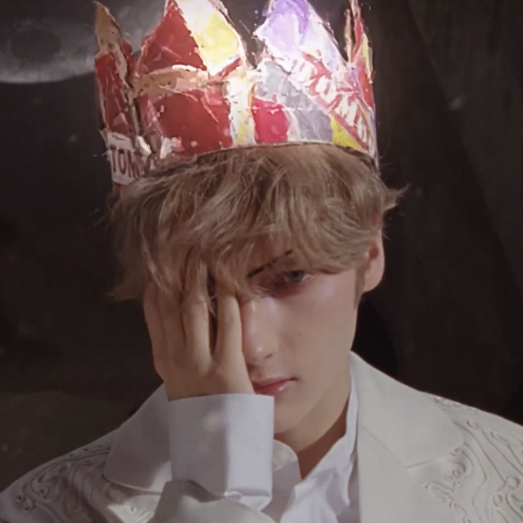 imitation of paper crowns