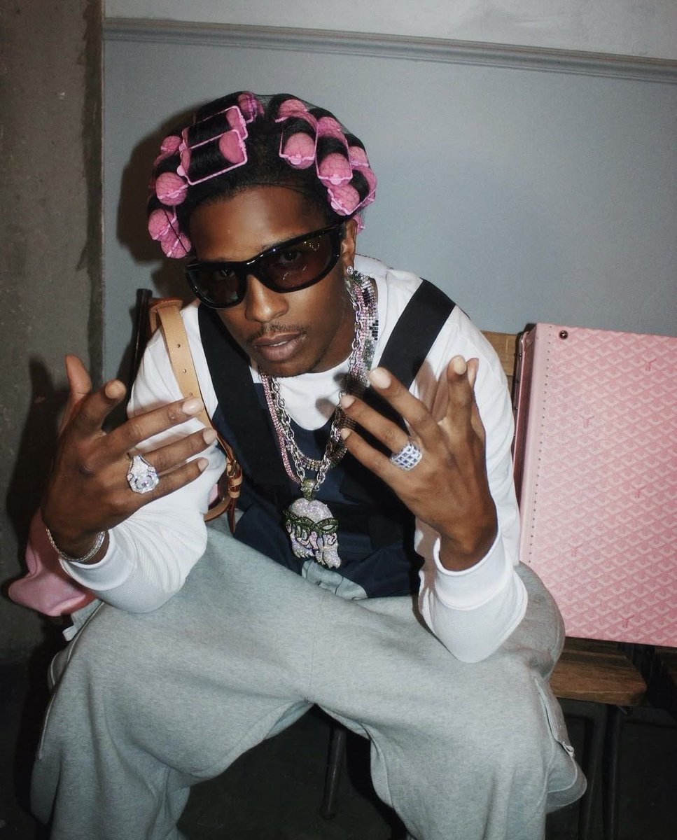 HipHopData tweet media