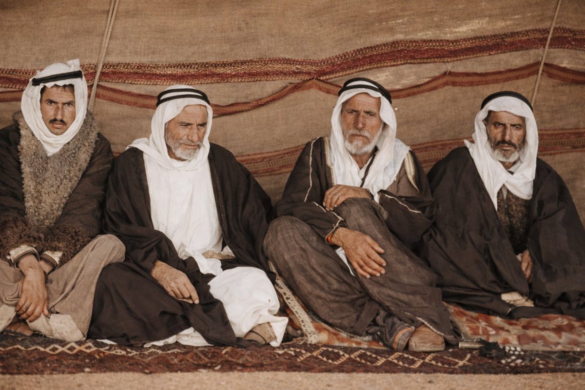 binAluzza's tweet image. جماعة من عرب قبائل بادية فلسطين خمسينيات القرن الماضي 
ديار بَنو جُذام 
 Southern Palestine 🇵🇸