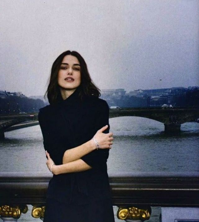 Keira Knightley in Paris, 2004