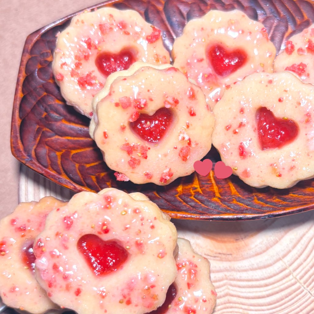 วันนี้เป็นวันจันทร์ที่ซึมมากเลยค่ะ TT เปิดเช้ามาก็ฝนตกแล้ว เดนเน่ยังมีเรื่องน่าเจ็บใจอยู่มาก ๆ อีกด้วย แต่จะฮึบบบขึ้นมาสู้ต่อแน่นอน !! 🥹💖 เลยมาทักทายทุกคนพร้อมกับขนม (????อีกแล้ว) แอคเดนเน่แทบจะเปิดร้านได้แล้ว 😭😭😭 แต่ใด ๆ ก็ยังมีเรื่องที่อยากบอกทุกคนด้วยค่ะ//  +