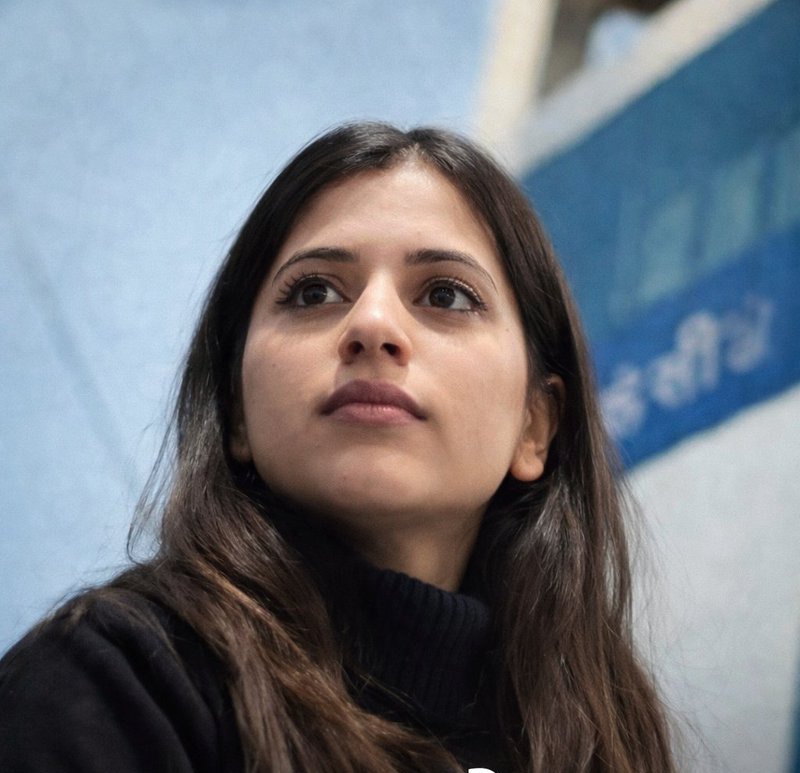 सुनो एचडीएफसी बैंक वाले, 
अगर तुमने दबाव में आकर आस्था सिंह के खिलाफ एक तरफा कार्रवाई किया, फिर समझ लेना क्या होगा , हम लोग तुम्हारा पूरी तरह से बॉयकॉट करेंगे।
मेरा खाता, क्रेडिट कार्ड सब एचडीएफसी बैंक का है।  
#ISupport_ASTHA_SINGH