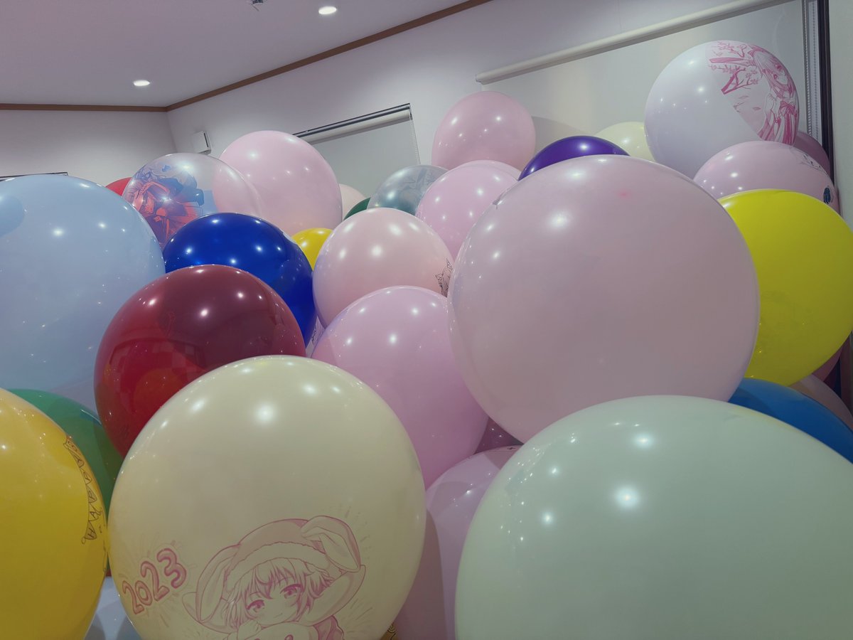 寝室を風船🎈部屋にしちゃいました。今宵はUnder 18"で☺️ #風船 #Balloon #部屋を風船で埋めてみた