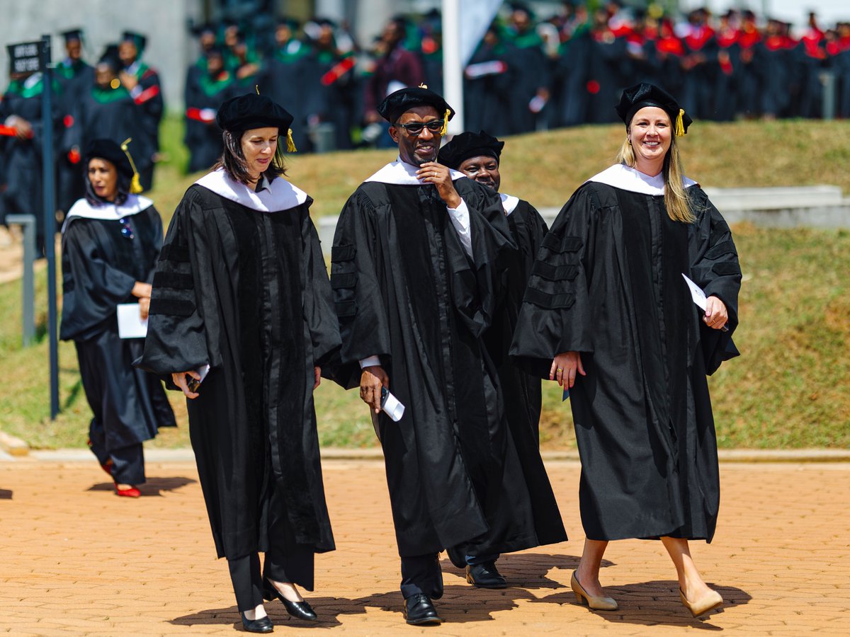 To our faculty—thank you.
Your dedication and mentorship made this Graduation and 10-Year Anniversary possible. Today, we celebrate not only graduates, but medical doctors and global health leaders ready to serve with skill, integrity, and compassion.
We are deeply grateful for