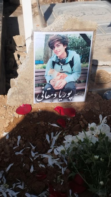 Ramin_Reza0's tweet photo. اطلاعات دریافتی: #پوریا_دهقانی، ۲۱ ساله، جمعه ۱۹ دی در بهارستان اصفهان کشته شد. https://t.co/jNoa5c4go2