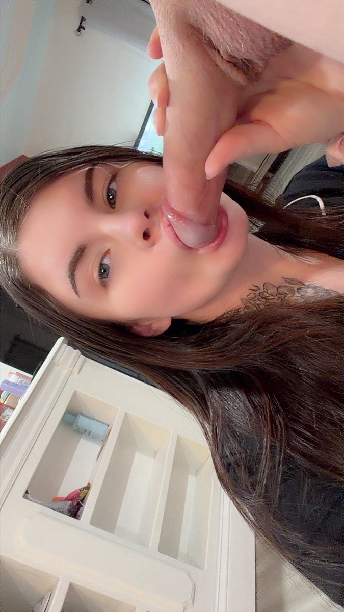 kayalovescock's tweet photo. this could be us but you’re not subbed yet 🤷🏻‍♀️ https://t.co/nnkeSWtF4b