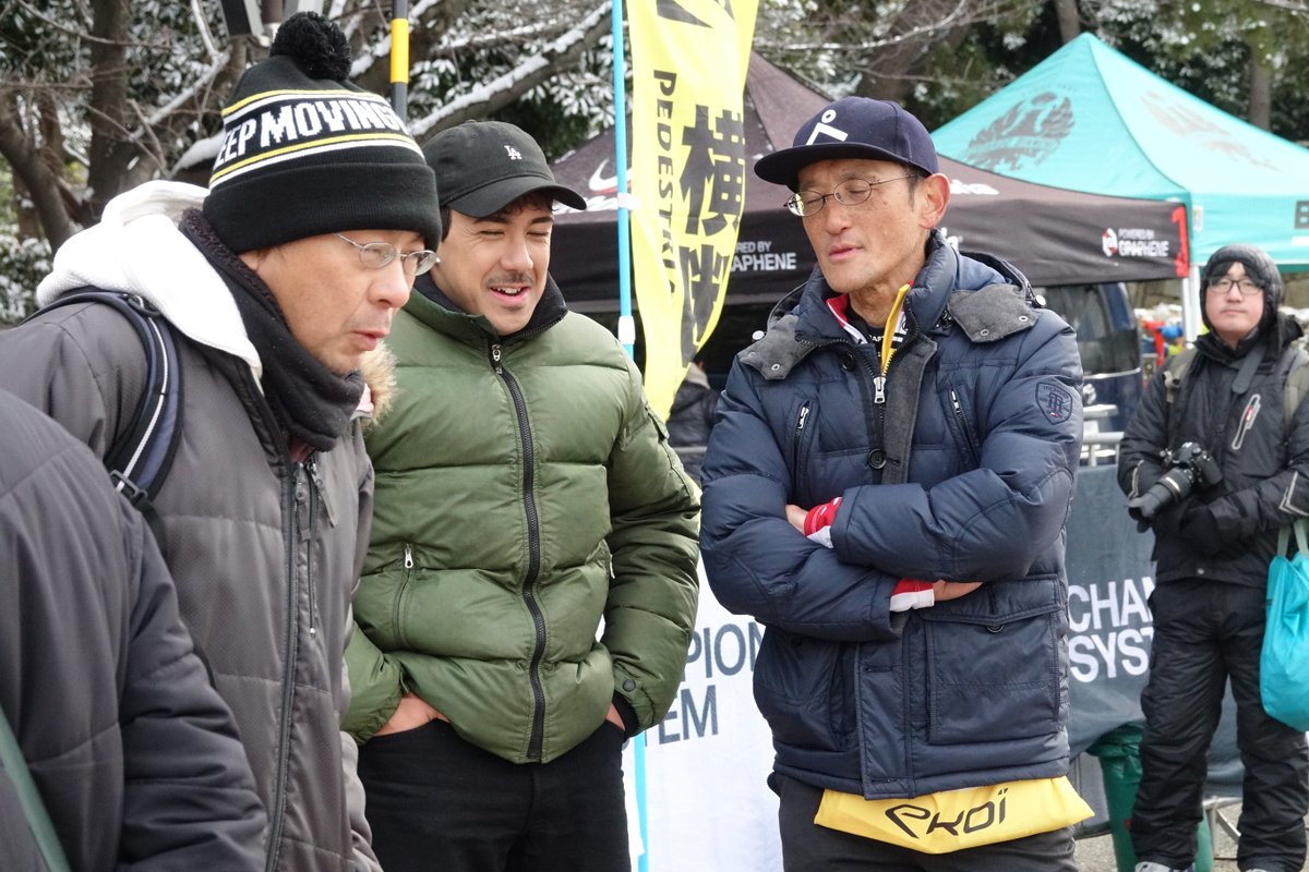 ka10desu's tweet photo. 都心で開催されるシクロクロス東京は多くの人が参加・観戦していましたね。
元全日本王者で現キナンレーシングのコーチも観戦していました。
漫画家の渡辺先生は大活躍で、参加選手兼ホスト兼監督って感じで一人何役？
元埼玉県民としては高木選手も応援していたのですが、今回はちょっと残念… https://t.co/pV6kwsJXld
