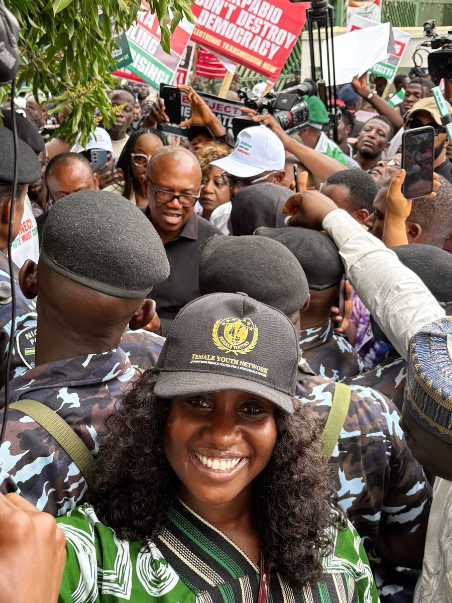 afromodiste's tweet photo. As the founder of a non-partisan female youth organization, I stood in representation of female youths at today’s rally at the National Assembly, advocating for electoral reforms that guarantee real-time transmission of election results.
#OccupyNASS #Femaleyouthnetwork https://t.co/QIUEvpr6Zb