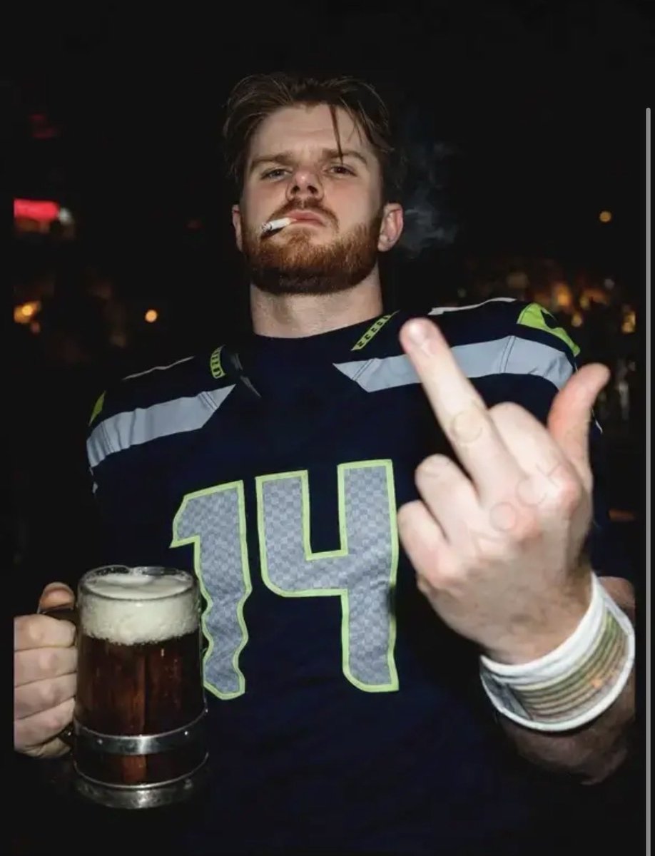 ChuckChrobak's tweet photo. @stoolpresidente You’re #1 Davey https://t.co/fLewEIviQ2