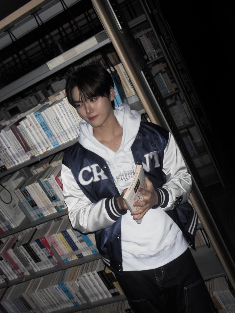 _ttya__'s tweet image. ㅂㅌ대 가면 이 선배들이랑 사귈 수 있나요?
    ㄴ 아니요. 저 두 분이서 사귀십니다.
         ㄴ ㅅㅂ