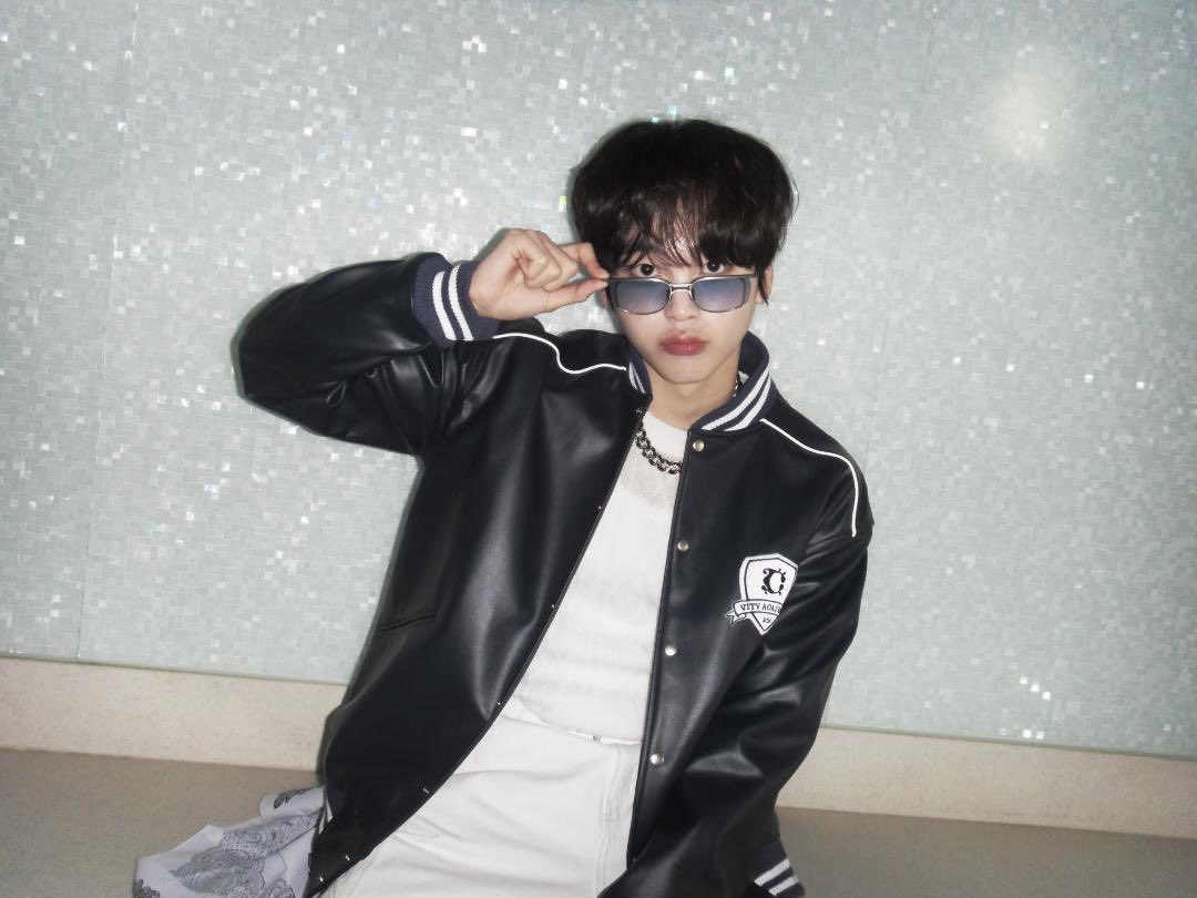 _ttya__'s tweet image. ㅂㅌ대 가면 이 선배들이랑 사귈 수 있나요?
    ㄴ 아니요. 저 두 분이서 사귀십니다.
         ㄴ ㅅㅂ