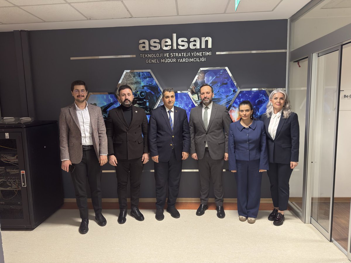Bilgi ve İletişim Teknolojileri Birimi olarak Millî Teknoloji Hamlesi kapsamında yürütülen çalışmalar hakkında bilgi almak üzere ASELSAN Genel Müdür Yardımcımız Sn. Taha Yücel’i ziyaret ettik. Nazik ev sahipliği ve kıymetli paylaşımları için teşekkür ederiz