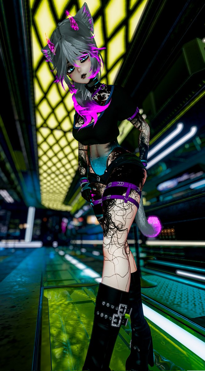 What you thinking choom, trying to have some fun ꨄ︎
#VRChat #vrc #VRChatPhotography