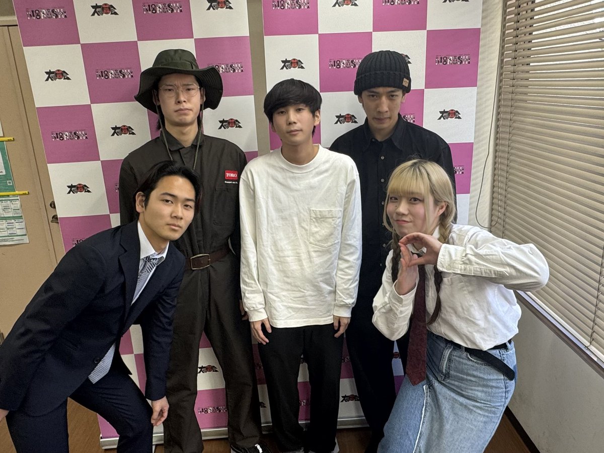 エマ tweet media