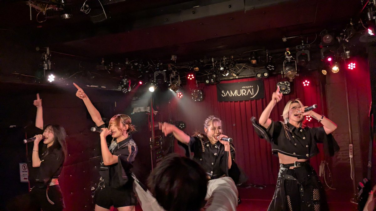 FlediDon's tweet photo. FiDZ、Tight、Akiarim、Lollipop のライブで渋谷サムライ最高の夜でした！めっちゃ楽しかった！本当にありがとう！

@official_FiDZ @akiarim https://t.co/ol22OFe7LU