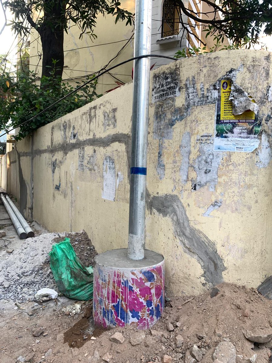 bAparnab1's tweet photo. @GHMCOnline Footpaths are occupied by these cable poles from ACT company that too right at the turning. Also placed unsafely near to the house, thiefs can jump inside. This should be monitored by GHMC as these cable people dont listen to what we tell as they say it is public area https://t.co/pYeoUNwwz1