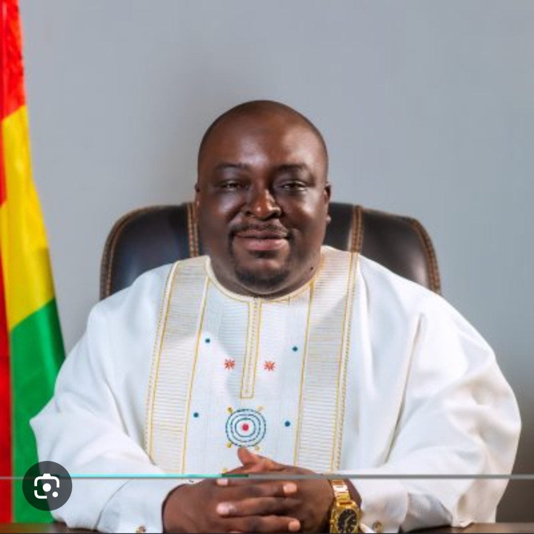 Mr President <a href="/JDMahama/">John Dramani Mahama</a>, per <a href="/JoyNewsOnTV/">JoyNews</a>'s current exposé on galamsey, the DCE Emmanuel Obeng-Agyeman and the NADMO head at Amansie Central have set up a task force to extort huge sums of money from illegal miners. #StopGalamseyNow

Please act fast before they taint your legacy.