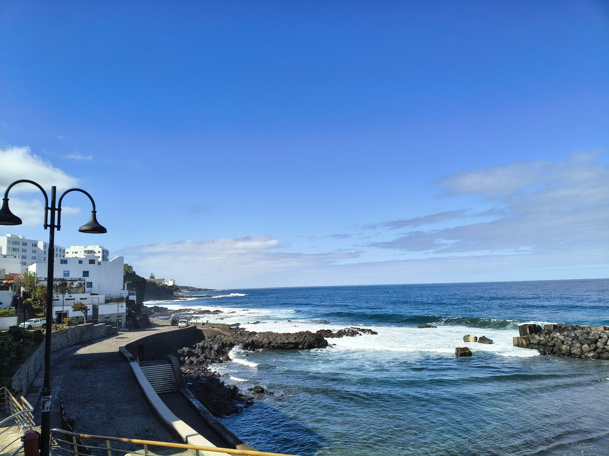 Mar en calma relativa hoy en #Bajamar 💙
De esos días para sentarse y mirar.
#Océano #CostaBajamar