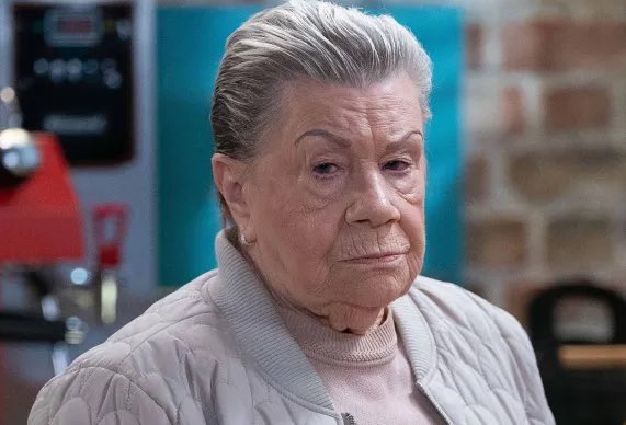 teen of paint🎨 tweet media