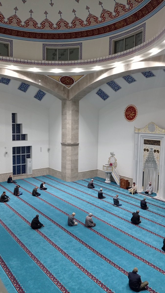 rahletr's tweet photo. Bugün Karatay Belediyesi Çelebi Camii'nde Mehmet Yıldırım hocamızın rehberliğinde yatsı namazının ardından Riyâzü's-Sâlihin derslerine kaldığımız yerden devam ediyoruz.

Katılım herkese açıktır 
Hanımlar için yer ayrılmıştır.

#rahle https://t.co/MnQNC0SvVg