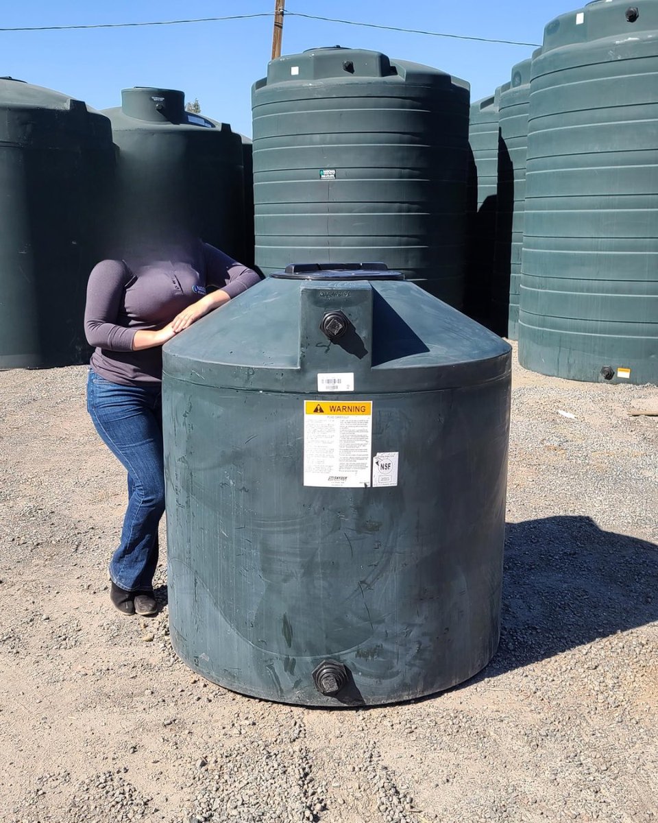 C_3C_3's tweet photo. This is a 330 gallon tank.

 Epstein ordered 330 gallons of sulfuric acid.

I’m sure it was just for adjusting the PH level for his pool. https://t.co/799pjaCxzq