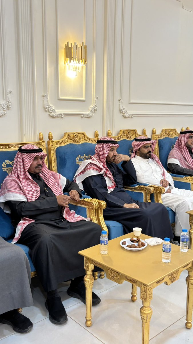 alaytam24's tweet photo. وكذلك بحضور رؤساء الدوائر الحكومية ورؤساء الجمعيات في قصر ابن عقيّل لتكون صورة حقيقية للتكاتف في دعم أبنائنا الأيتام.
#جمعية_الأيتام_بقصر_ابن_عقيّل https://t.co/5lUaDMf8jv