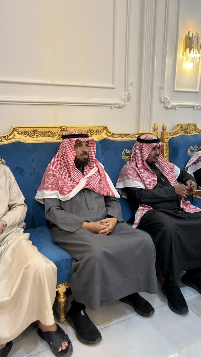 alaytam24's tweet photo. وكذلك بحضور رؤساء الدوائر الحكومية ورؤساء الجمعيات في قصر ابن عقيّل لتكون صورة حقيقية للتكاتف في دعم أبنائنا الأيتام.
#جمعية_الأيتام_بقصر_ابن_عقيّل https://t.co/5lUaDMf8jv