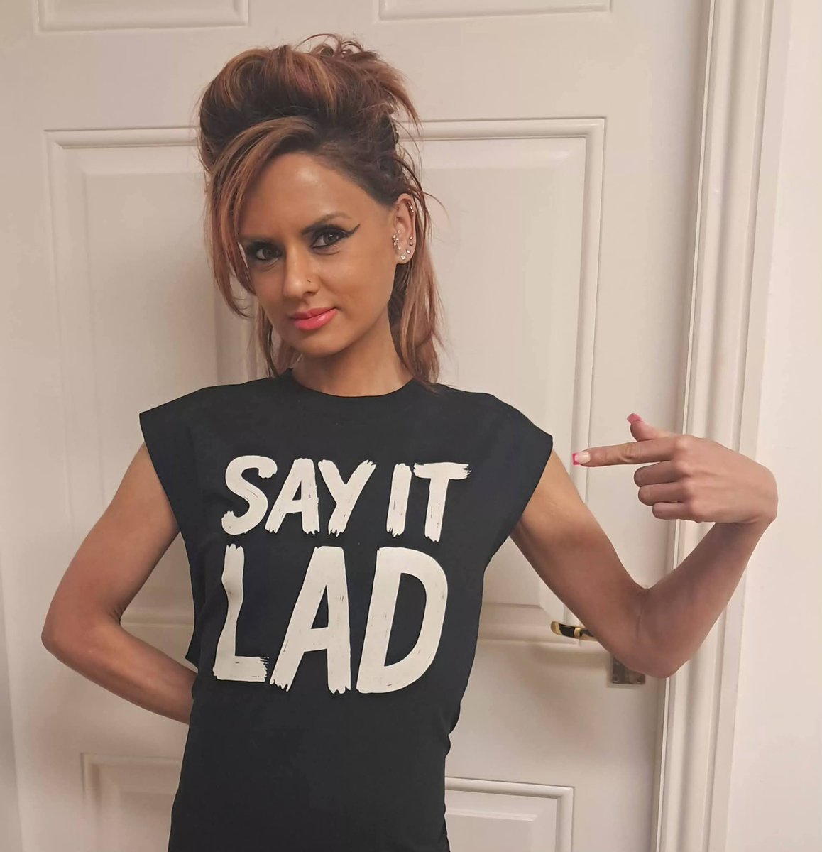 AEMentalhealth's tweet photo. is to #WearTheMessage so check out the following clothing lines @boysgetsadtoo @sadcatuk @mmhcic @mmh @ladsneedtotalktoo Also the movements with branded merchandise including @sayitlad @mindserbros @mandowncic @theblackcountryblokes
We ALL have a part to play in helping men https://t.co/Zdf9ycJcd0