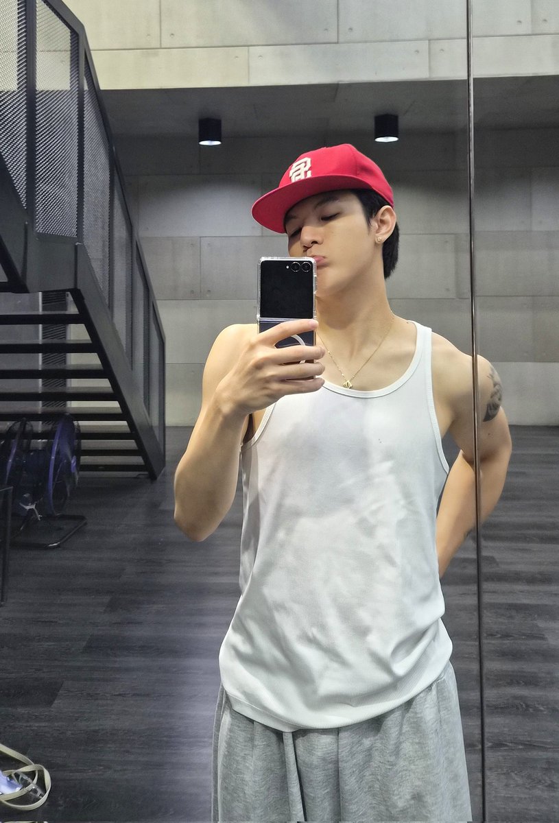 แอครอโหม่งเห็ด