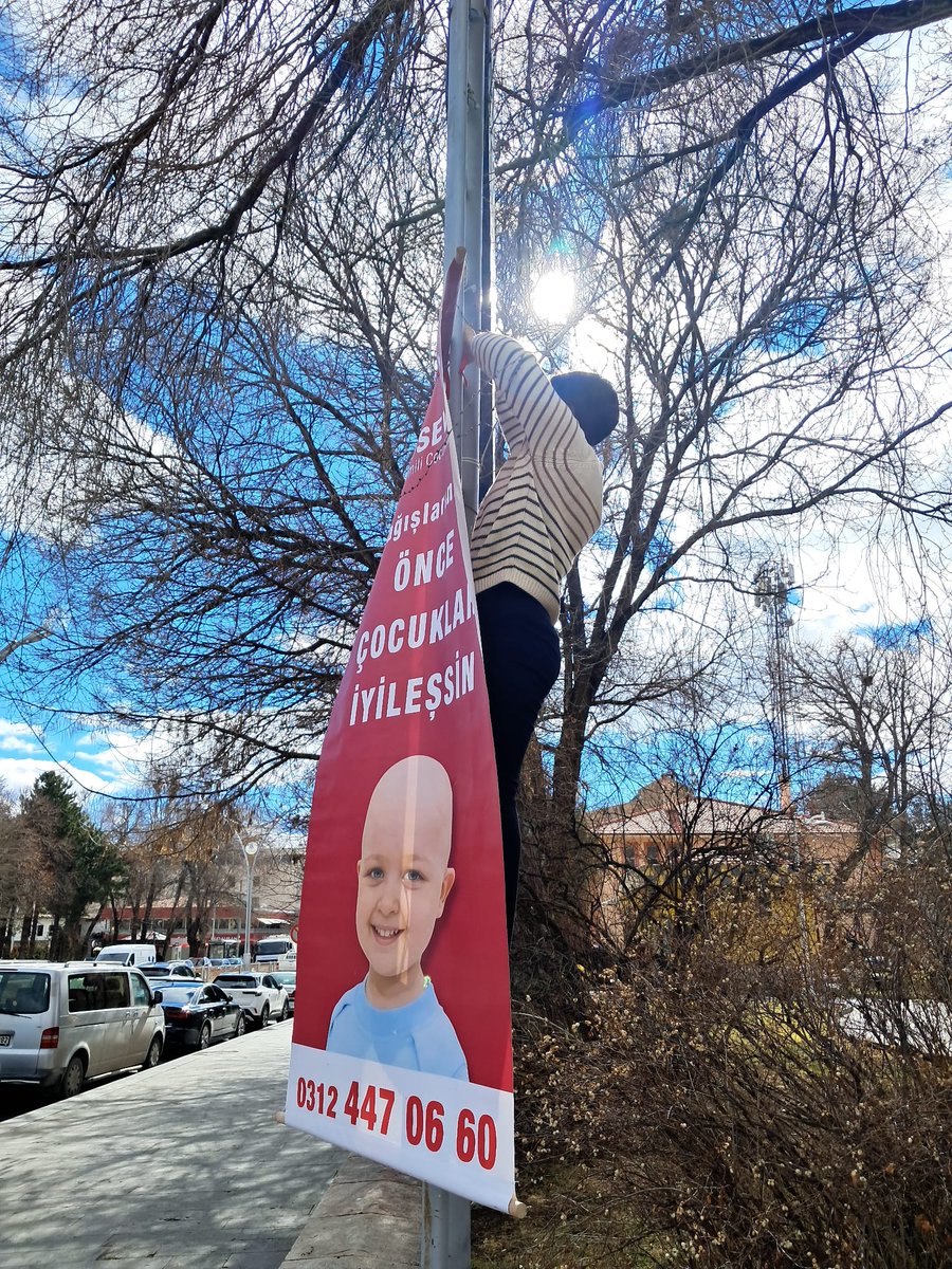 Bir afişten daha fazlası…
Bu, lösemili çocuklar için umudu, mücadeleyi ve iyileşme inancını göklere taşıma çabası.
LÖSEV var oldukça çocuklar yalnız değil.
Sen de bu iyiliğin bir parçası ol 🤍
📞 0312 447 06 60
#LÖSEV #ÖnceÇocuklar #İyileşsin 
#UmutAslaYarımKalmaz
