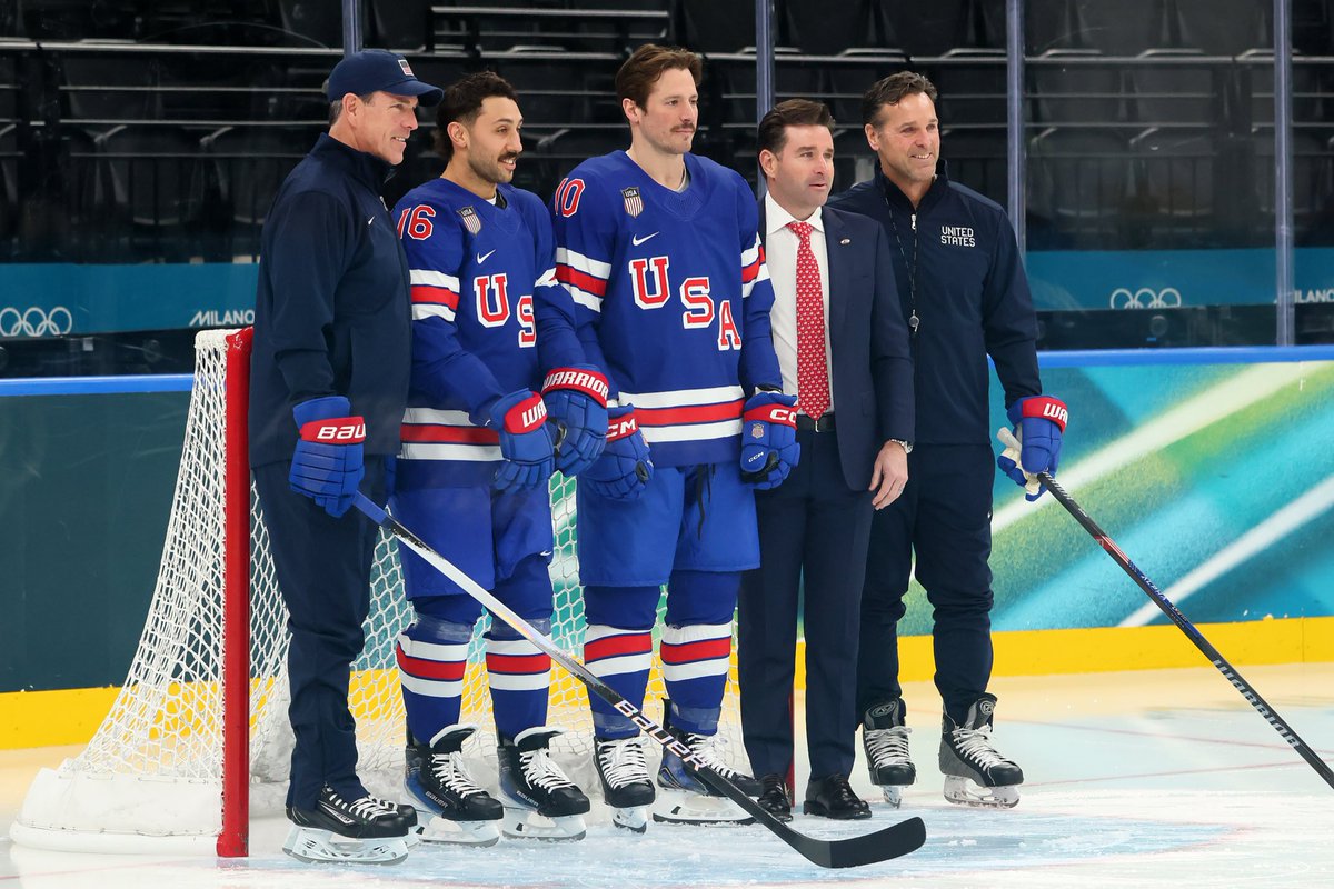 BR_OpenIce's tweet photo. Picture Day for Team USA 📸 🇺🇸 https://t.co/gRh438gyQC