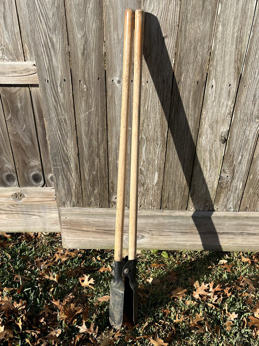 turf_fox's tweet photo. @ZachGann2 Are you looking for one that attaches to a tractor via 3-point hitch or a manual? I can drop off this if you’re only digging a few holes. I ended up with tendinitis after 3 post 🤕 https://t.co/fJpH33c5lz