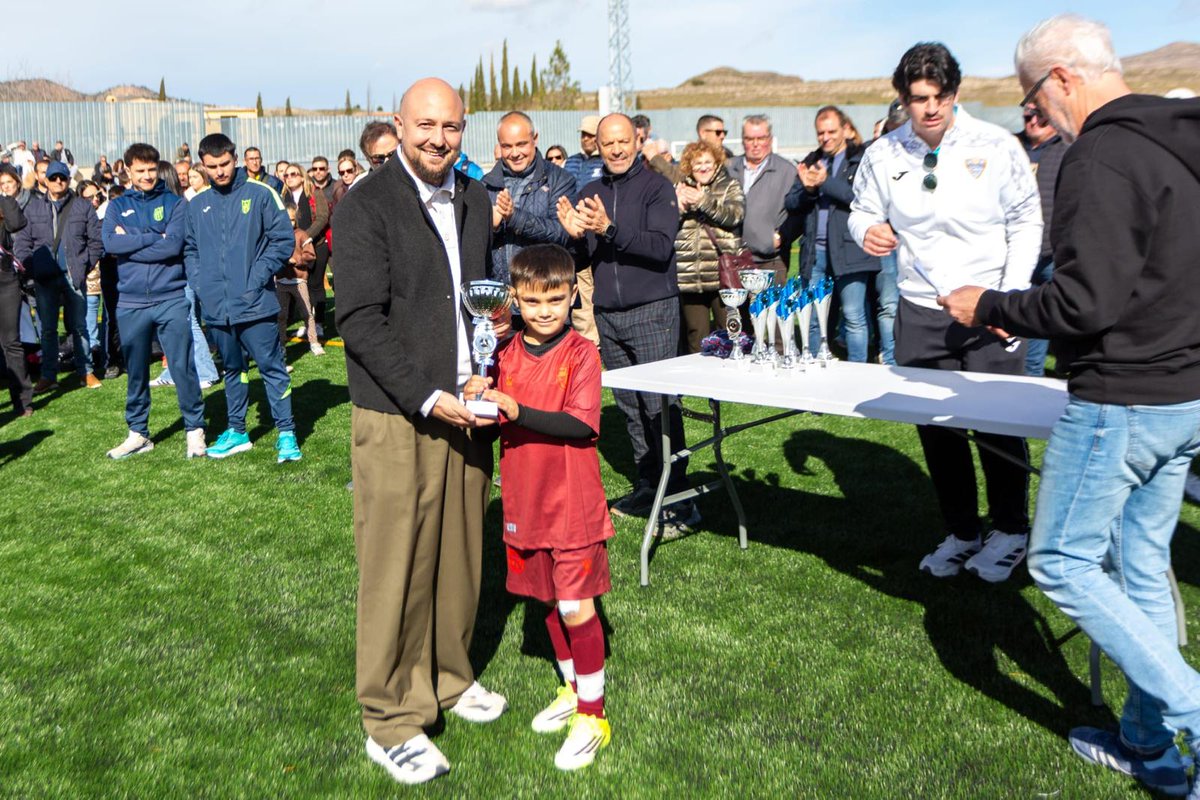 📸🤩 | ¡Qué imágenes tan bonitas del torneo celebrado en Zarcilla de Ramos con la presencia de nuestras <a href="/ffrm_se/">Selecciones FFRM ⚽</a> prebenjamín, benjamín, alevín e infantil.

👏 Preciosa mañana de fútbol base ⚽.