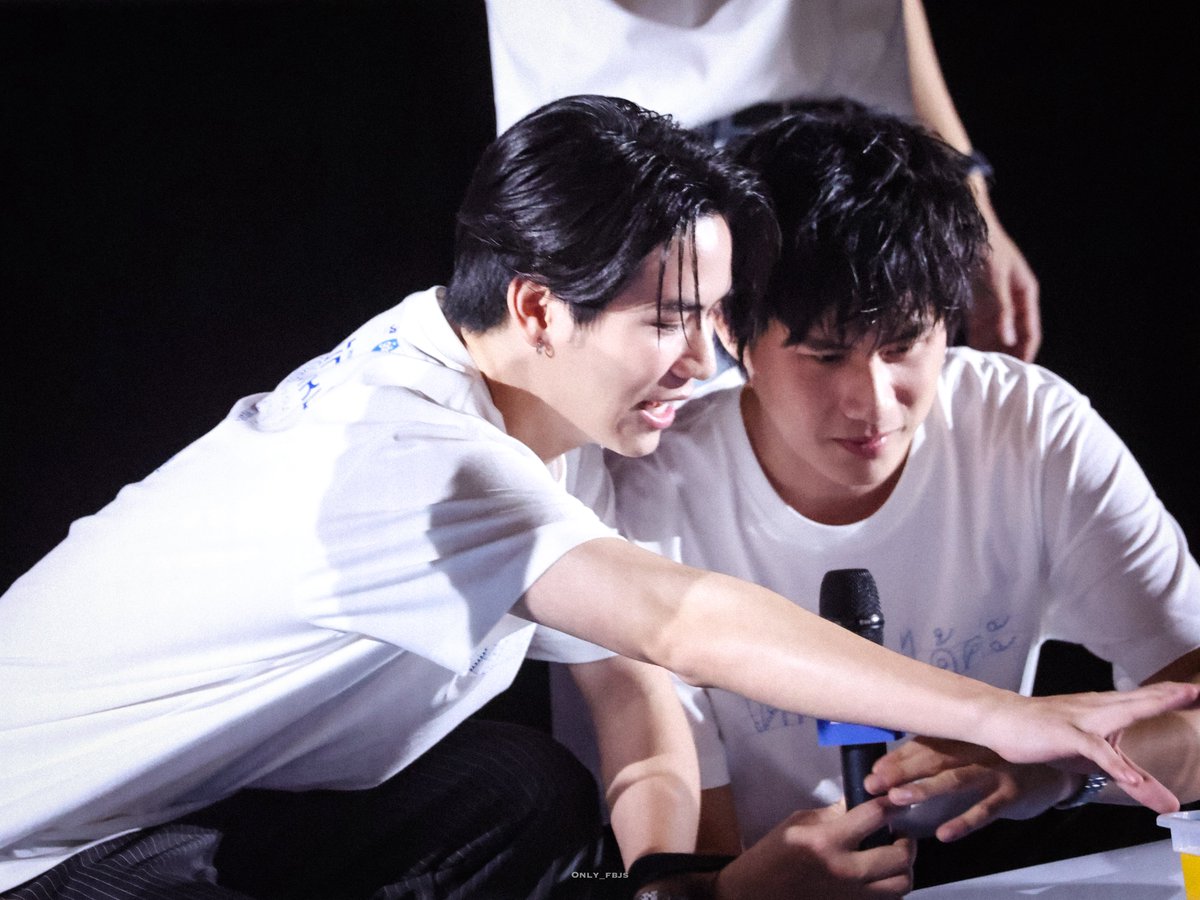 only_fbjs's tweet image. • 🥑🌊🦥💰「 260209 」 

อันนี้มือโผ้มมมม 😳

WINNYSATANG SAMRUAY X HR
#SFxWinnySatangSamruay
#winynny #satangks